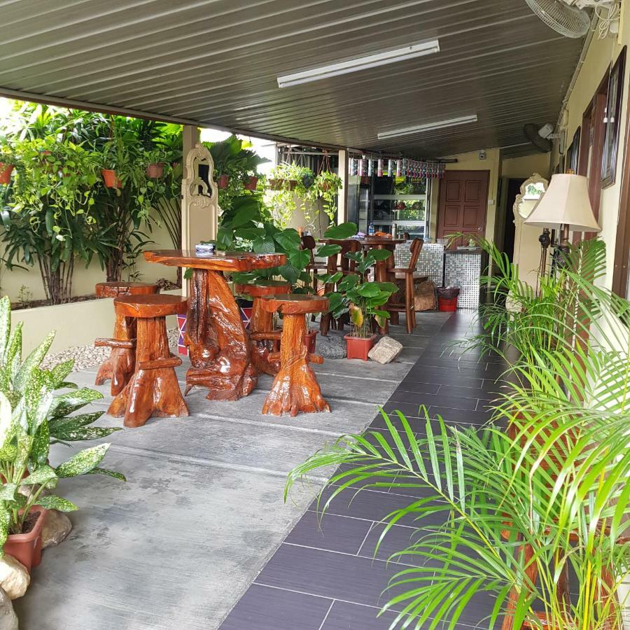 Check Inn Johor Bahru Exterior photo